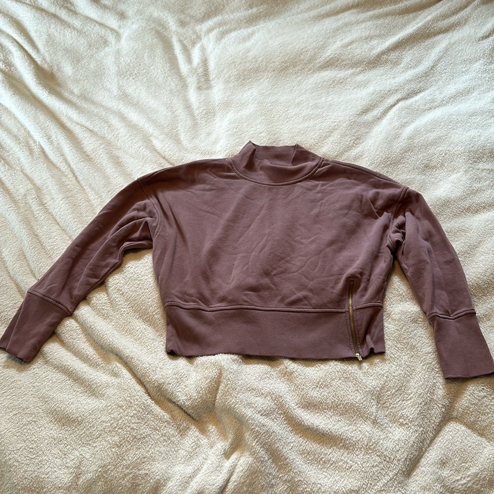Old Navy Women’s Petite Medium Super Soft Loose Crop Top Purple Sweatshirt